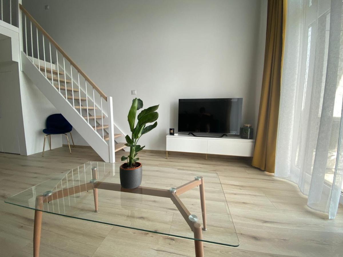 Apartament Wroclaw-Lotnisko Esterno foto